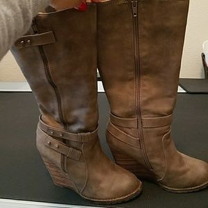 Distressed gray wedge boots